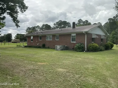 1262 Richardson Road Bladenboro NC 28320