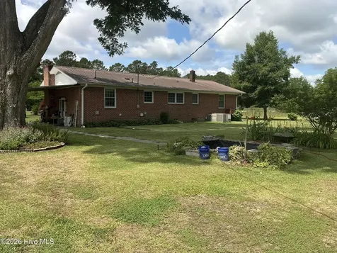 1262 Richardson Road Bladenboro NC 28320