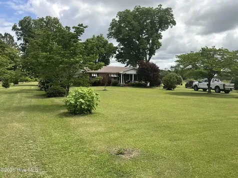 1262 Richardson Road Bladenboro NC 28320