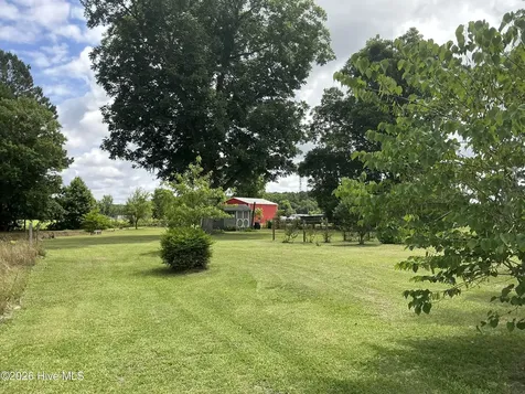 1262 Richardson Road Bladenboro NC 28320