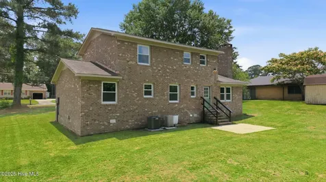 2804 Hodges Road Kinston NC 28504
