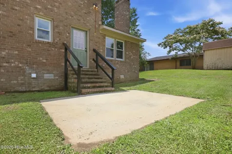 2804 Hodges Road Kinston NC 28504