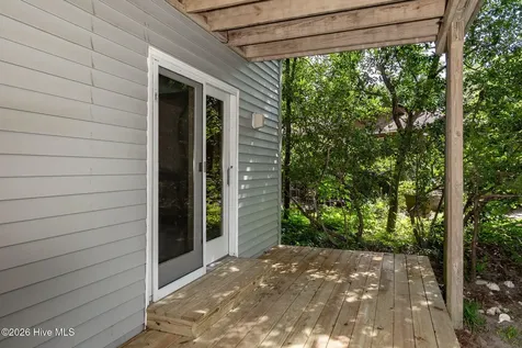 121 White Ash Drive Pine Knoll Shores NC 28512