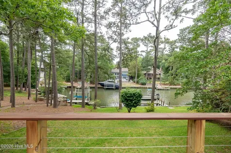 121 White Ash Drive Pine Knoll Shores NC 28512
