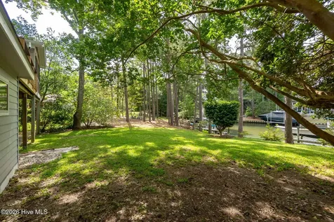 121 White Ash Drive Pine Knoll Shores NC 28512