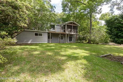 121 White Ash Drive Pine Knoll Shores NC 28512