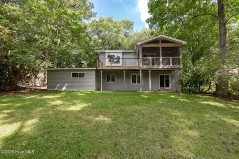 121 White Ash Drive Pine Knoll Shores NC 28512