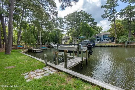121 White Ash Drive Pine Knoll Shores NC 28512