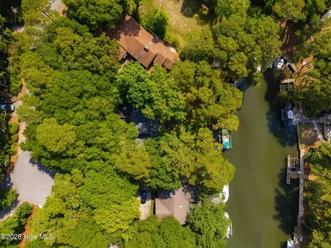 121 White Ash Drive Pine Knoll Shores NC 28512