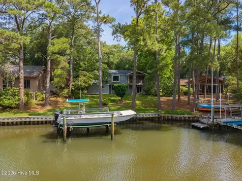 121 White Ash Drive Pine Knoll Shores NC 28512
