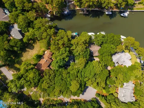 121 White Ash Drive Pine Knoll Shores NC 28512