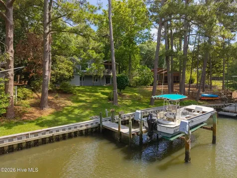 121 White Ash Drive Pine Knoll Shores NC 28512