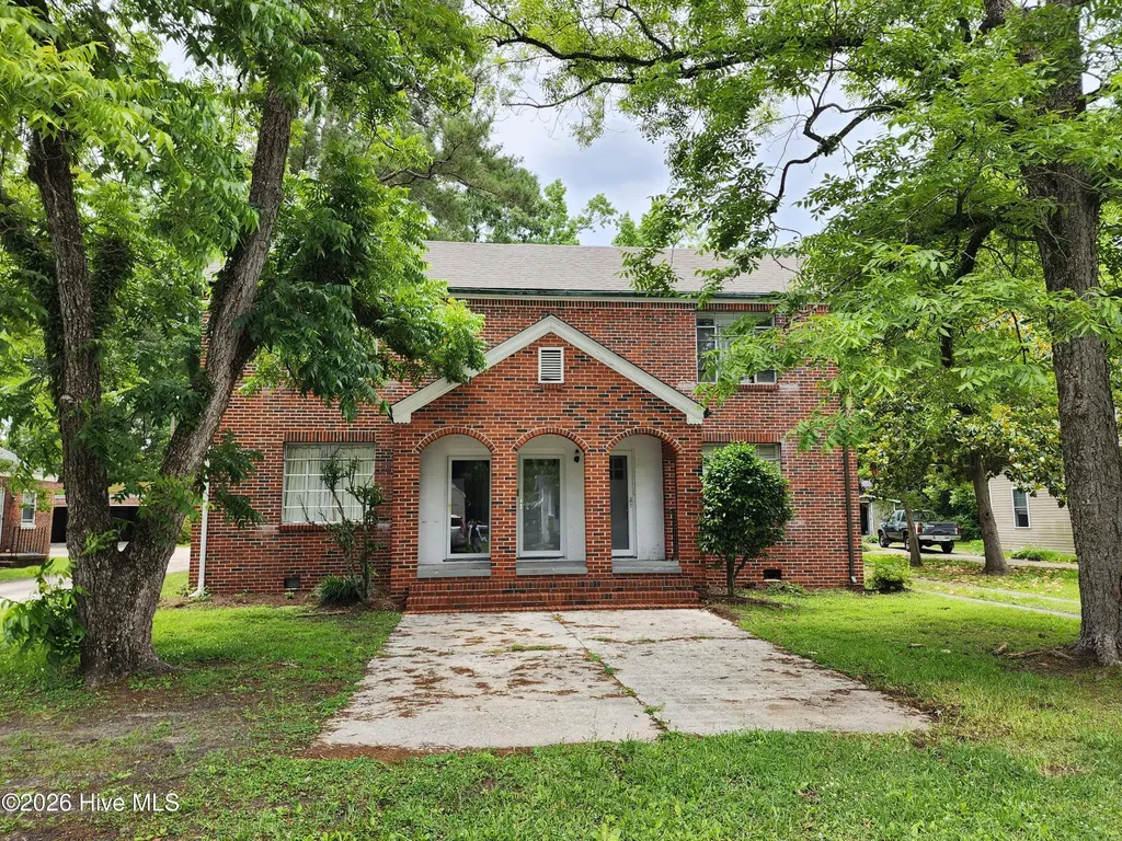 112 E Calhoun Street Whiteville NC 28472