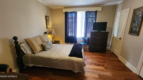 112 E Calhoun Street Whiteville NC 28472