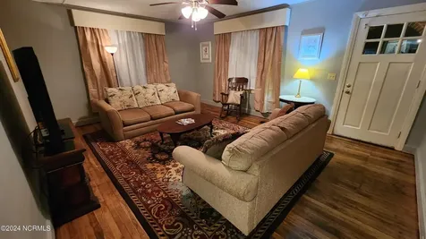 112 E Calhoun Street Whiteville NC 28472