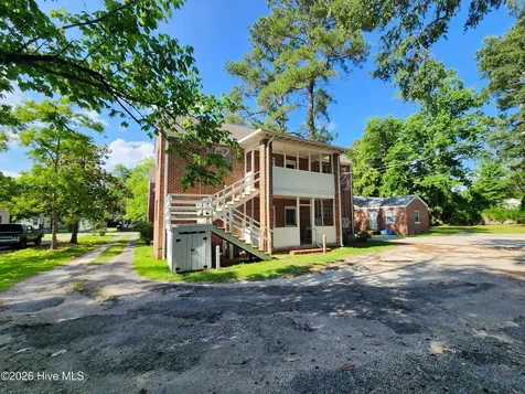 112 E Calhoun Street Whiteville NC 28472