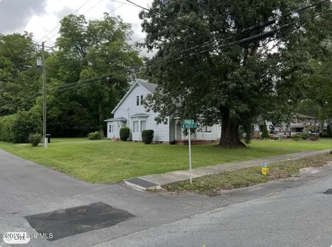301 N Broad Street Roseboro NC 28382