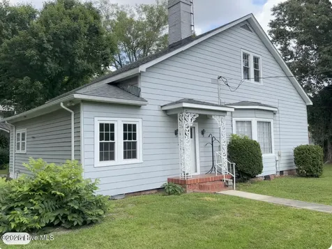 301 N Broad Street Roseboro NC 28382