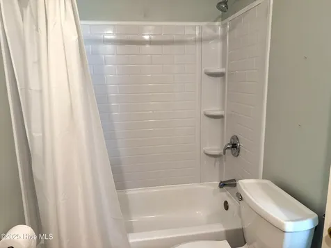 2105 Dallas Drive Kinston NC 28504