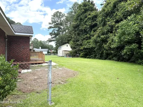 2105 Dallas Drive Kinston NC 28504