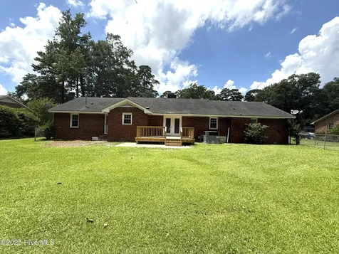 2105 Dallas Drive Kinston NC 28504