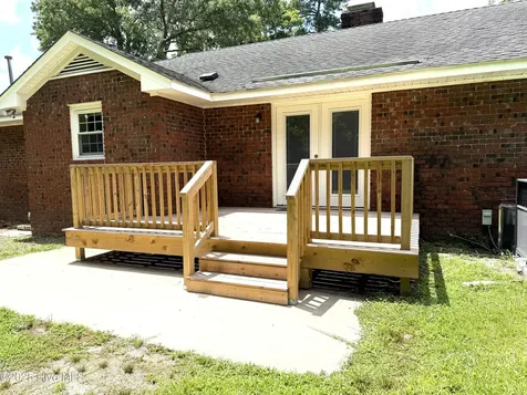 2105 Dallas Drive Kinston NC 28504