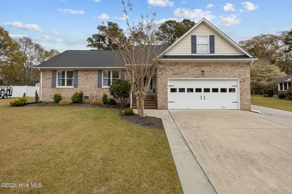 216 Pinewood Drive New Bern NC 28562