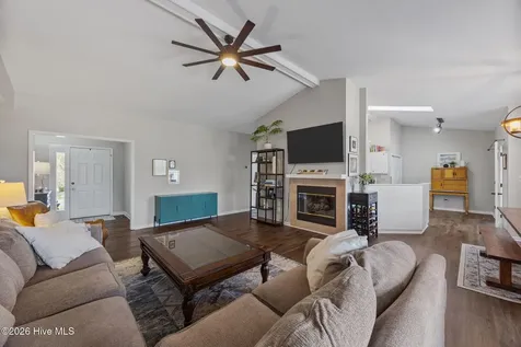 216 Pinewood Drive New Bern NC 28562