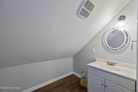 216 Pinewood Drive New Bern NC 28562