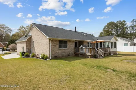 216 Pinewood Drive New Bern NC 28562