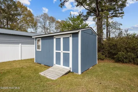 216 Pinewood Drive New Bern NC 28562