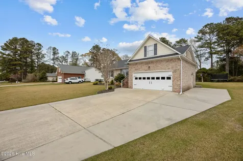 216 Pinewood Drive New Bern NC 28562