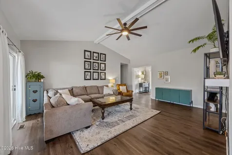 216 Pinewood Drive New Bern NC 28562