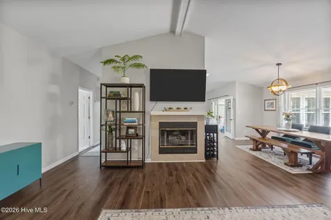 216 Pinewood Drive New Bern NC 28562