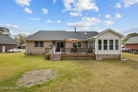 216 Pinewood Drive New Bern NC 28562