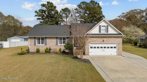 216 Pinewood Drive New Bern NC 28562