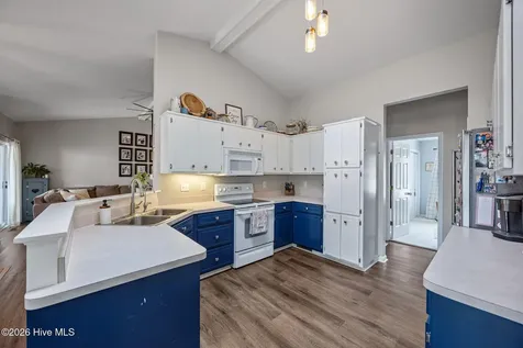 216 Pinewood Drive New Bern NC 28562