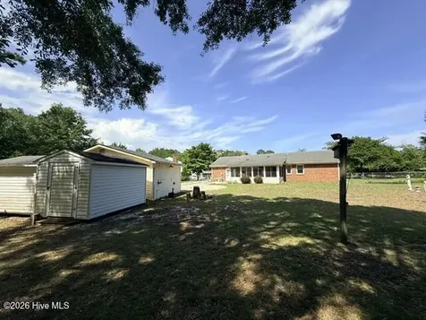 501 Oak Lane Newport NC 28570