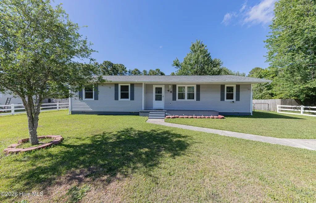 69 Sanders Drive Hubert NC 28539