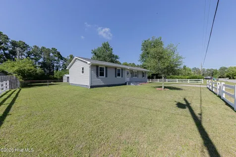 69 Sanders Drive Hubert NC 28539