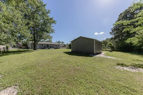 69 Sanders Drive Hubert NC 28539