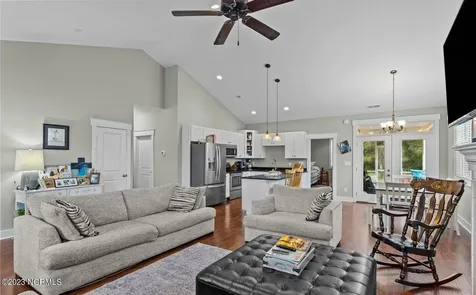 112 Meadowbrook Court Cedar Point NC 28584