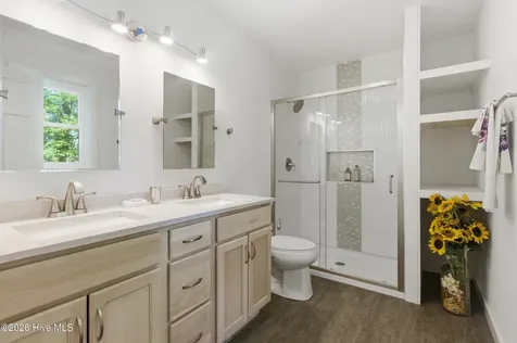409 Plantation Drive New Bern NC 28562