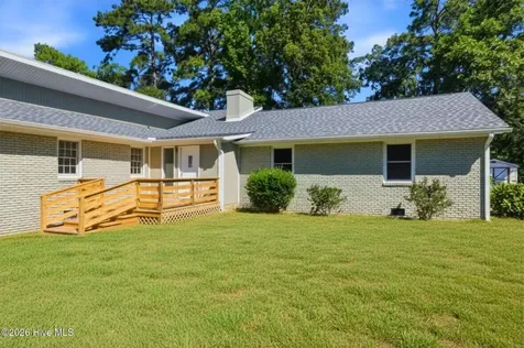 409 Plantation Drive New Bern NC 28562