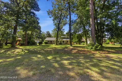 409 Plantation Drive New Bern NC 28562