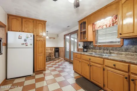 284 Laurel Road Beaufort NC 28516