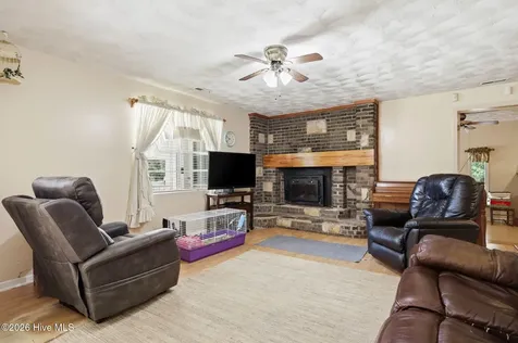 284 Laurel Road Beaufort NC 28516