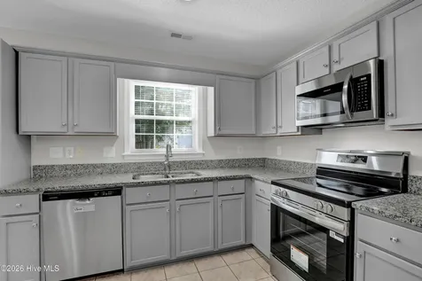 2010 Heritage Lane Jacksonville NC 28546
