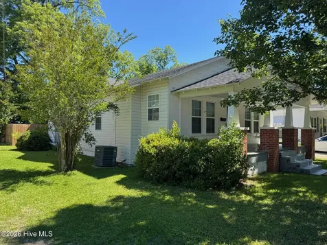 109 E Calhoun Street Whiteville NC 28472
