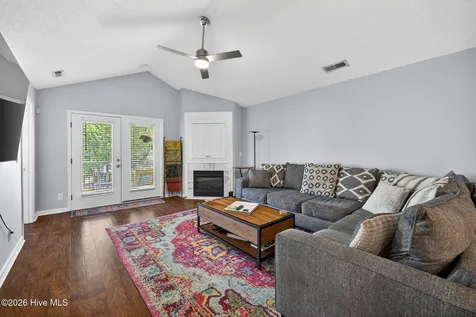 5004 Hunters Trail Wilmington NC 28405